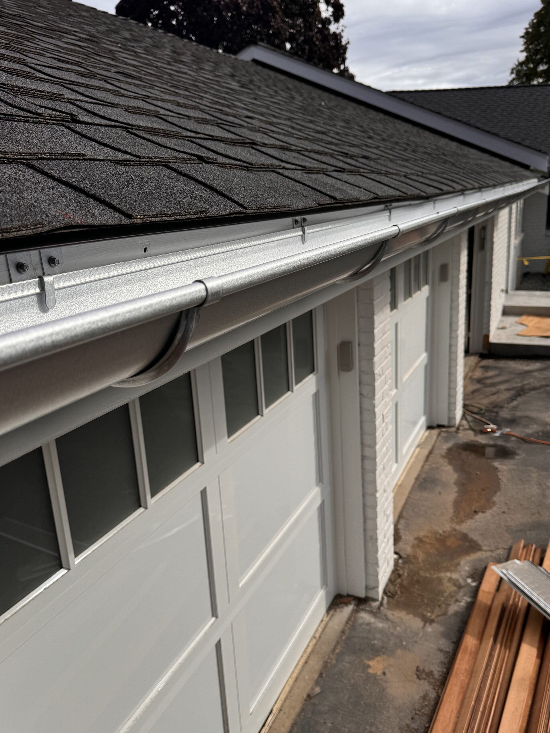 Residential Gutter Cleaning Service-Auburn-WA